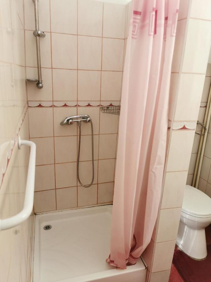 Kis Rigo Vendeghaz Hotel Salgotarjan Ngoại thất bức ảnh